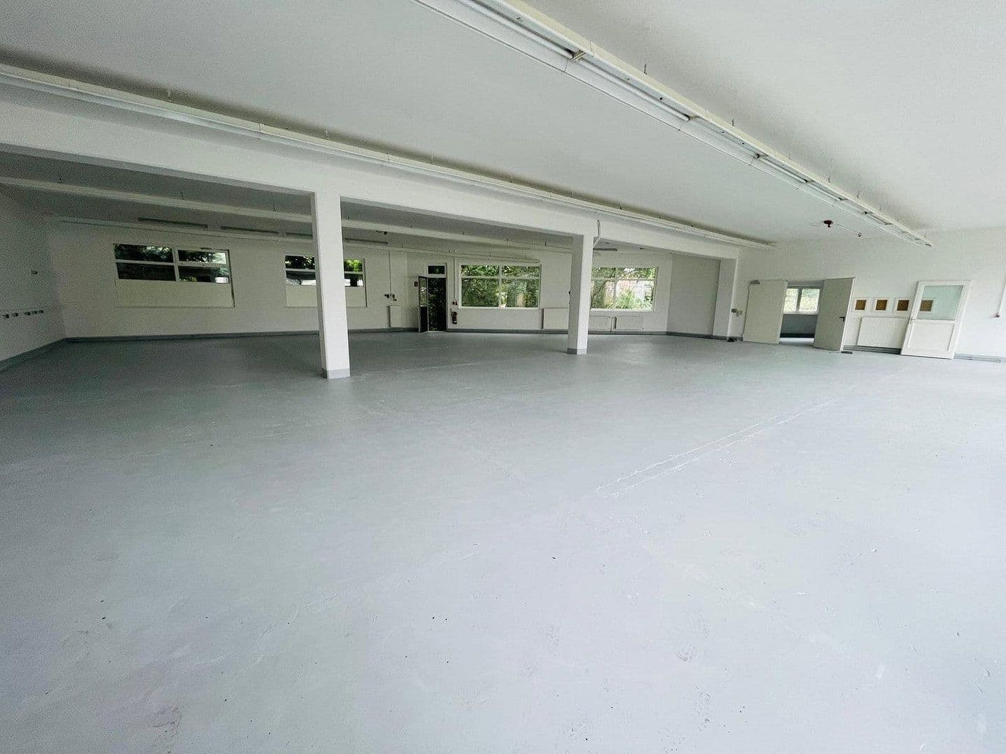 Pronájem nebytového prostoru 1.898 m², Boschstraße 22, Winsen (Luhe), Dolní Sasko Pronájem nebytového prostoru 1.898 m², Boschstraße 22, Winsen (Luhe), Dolní Sasko
