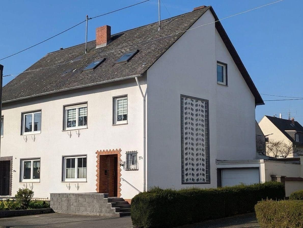 Prodej domu 145 m², pozemek 224 m², Urmitz, Porýní-Falc Prodej domu 145 m², pozemek 224 m², Urmitz, Porýní-Falc