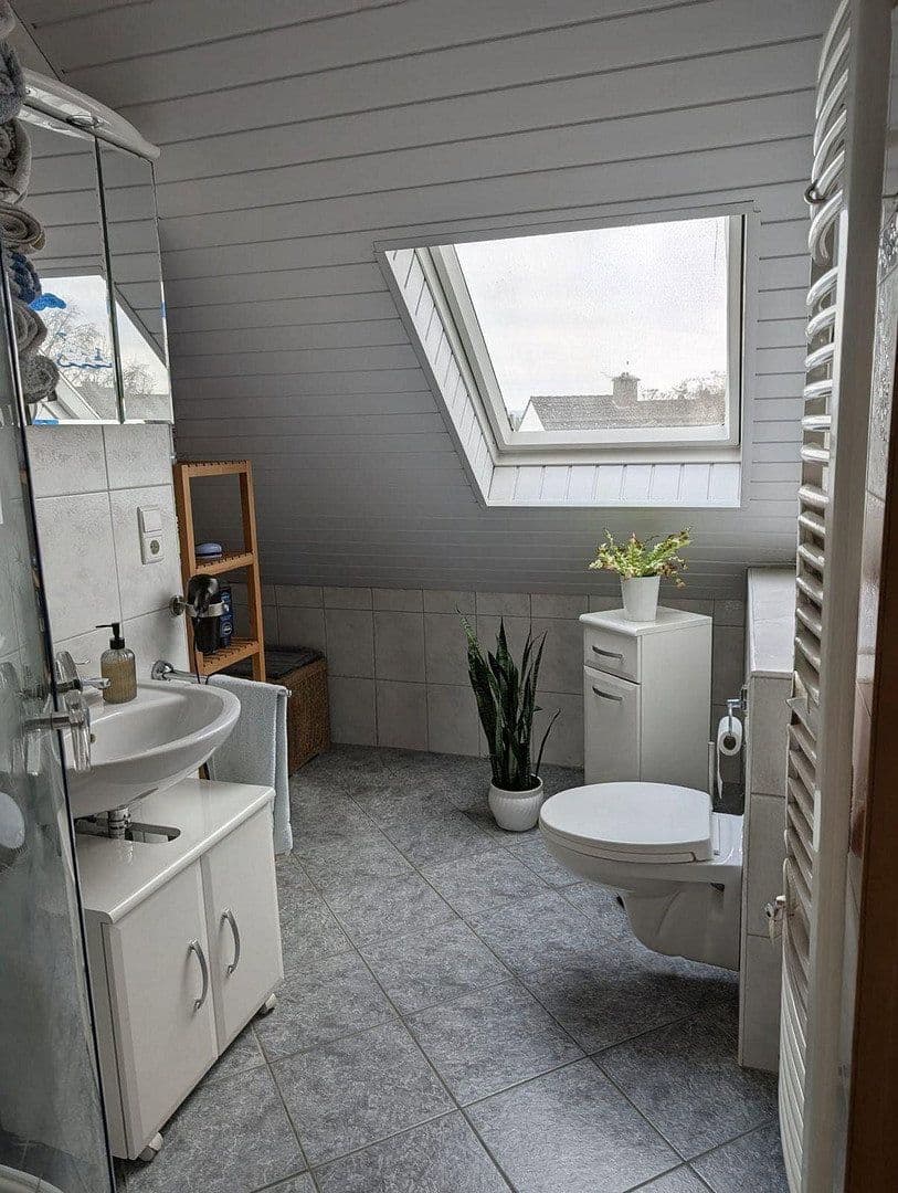 Prodej domu 145 m², pozemek 224 m², Urmitz, Porýní-Falc Prodej domu 145 m², pozemek 224 m², Urmitz, Porýní-Falc