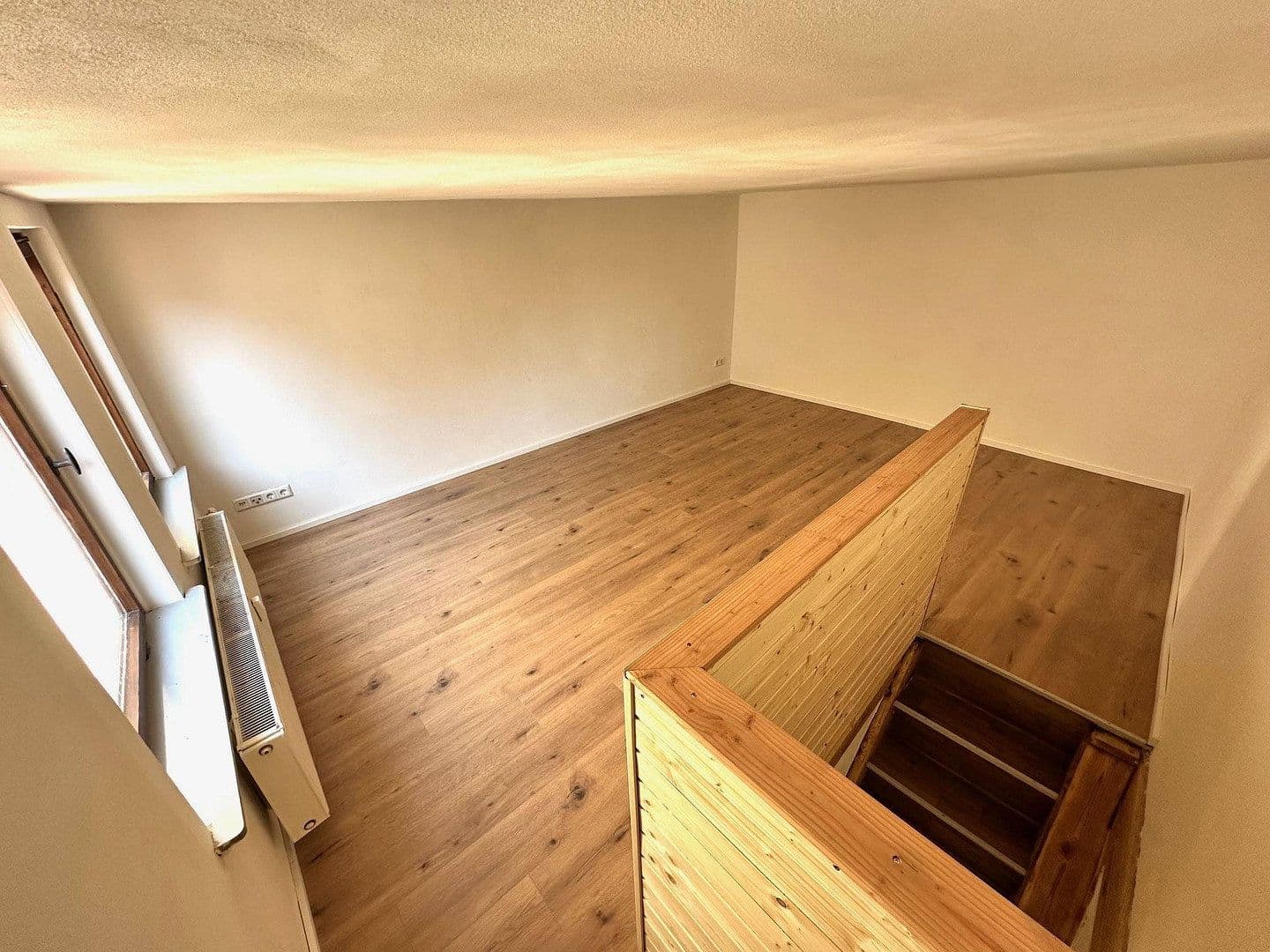 Pronájem bytu 4+1 110 m², Darrplatz 13, Apolda, Durynsko Pronájem bytu 4+1 110 m², Darrplatz 13, Apolda, Durynsko