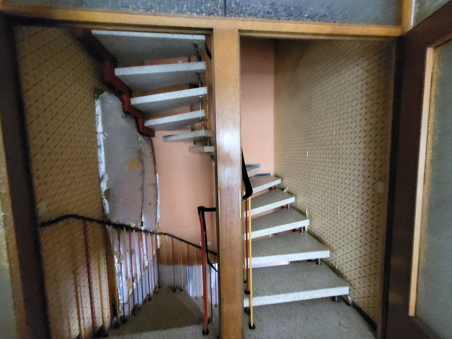 Prodej domu 127 m², pozemek 678 m², Höflestraße 11, Unterensingen, Bádensko-Württembersko Prodej domu 127 m², pozemek 678 m², Höflestraße 11, Unterensingen, Bádensko-Württembersko
