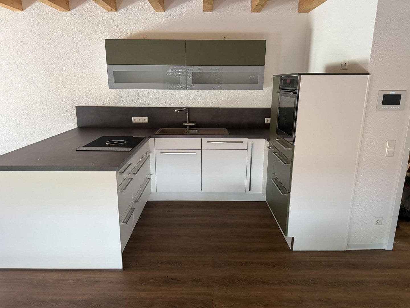 Pronájem domu 140 m², pozemek 500 m², Heilbronnerstrasse 25/1, Neckarzimmern, Bádensko-Württembersko Pronájem domu 140 m², pozemek 500 m², Heilbronnerstrasse 25/1, Neckarzimmern, Bádensko-Württembersko