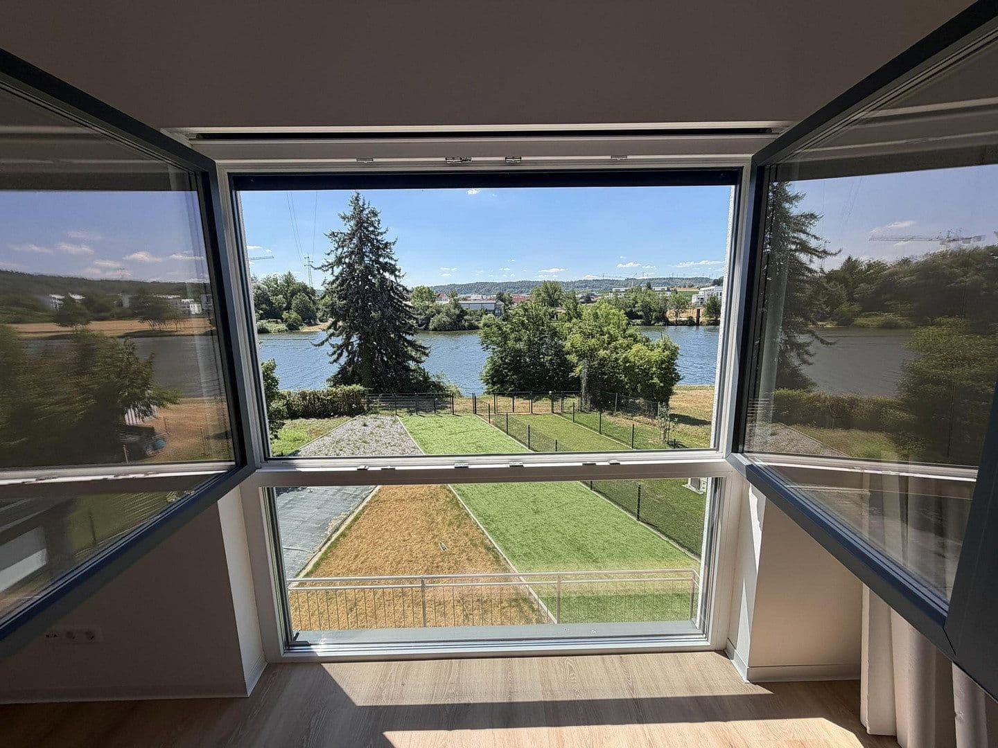 Pronájem domu 140 m², pozemek 500 m², Heilbronnerstrasse 25/1, Neckarzimmern, Bádensko-Württembersko Pronájem domu 140 m², pozemek 500 m², Heilbronnerstrasse 25/1, Neckarzimmern, Bádensko-Württembersko