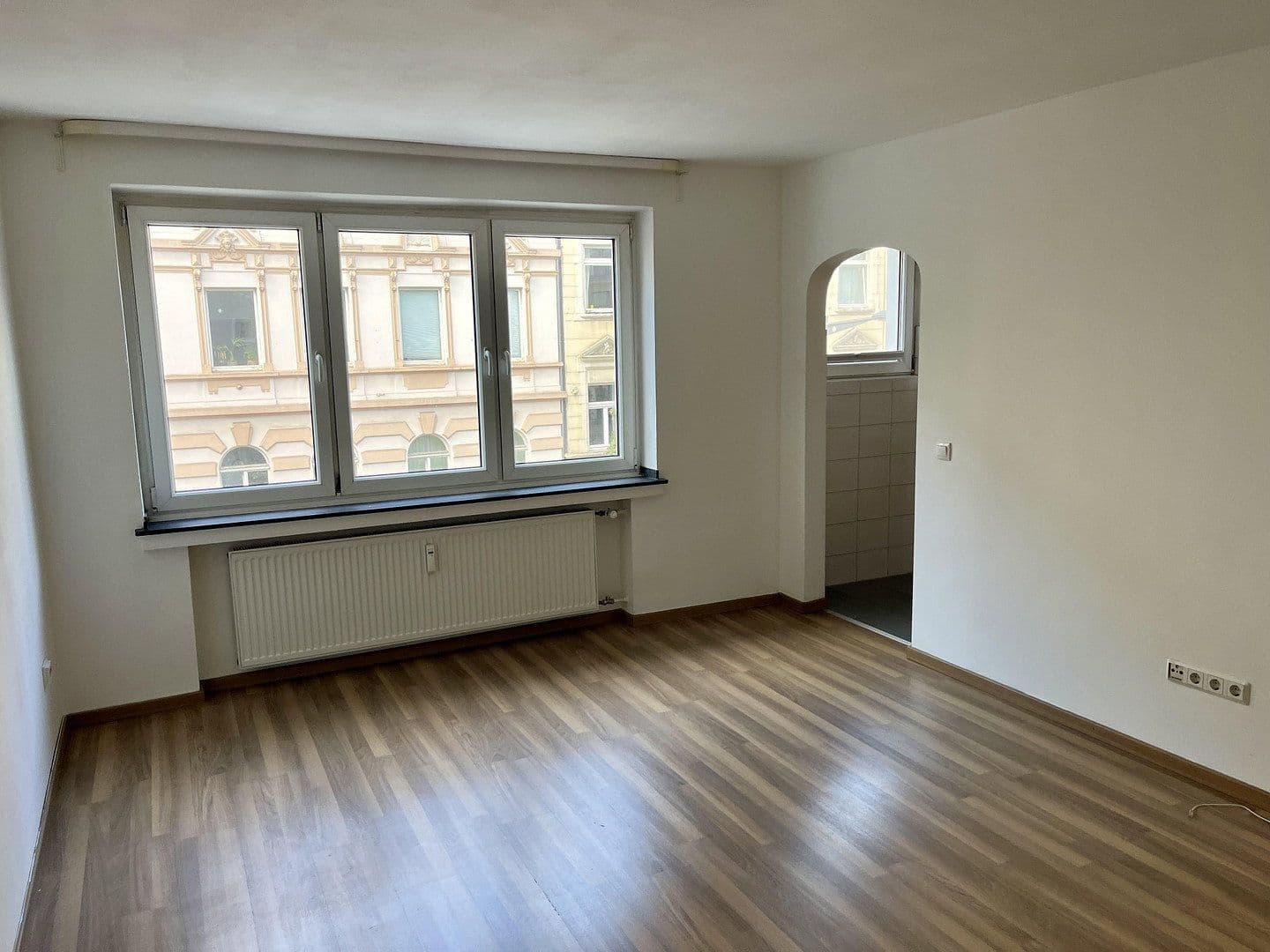 Prodej bytu 1+1 33 m², Köln, Severní Porýní-Vestfálsko Prodej bytu 1+1 33 m², Köln, Severní Porýní-Vestfálsko
