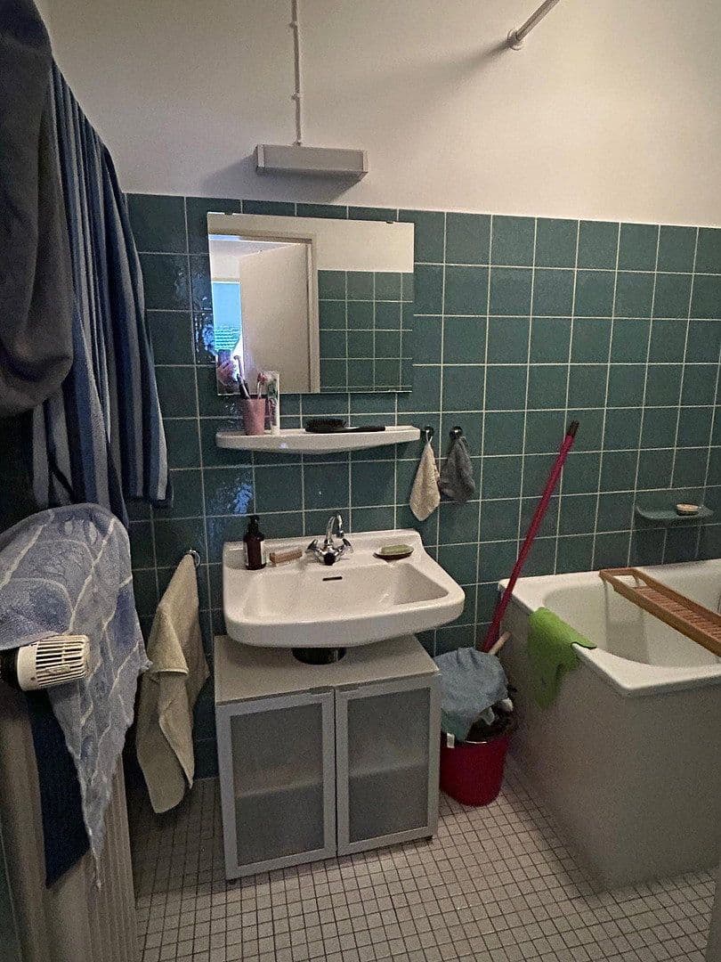 Prodej bytu 1+1 35 m², Bonn, Severní Porýní-Vestfálsko Prodej bytu 1+1 35 m², Bonn, Severní Porýní-Vestfálsko