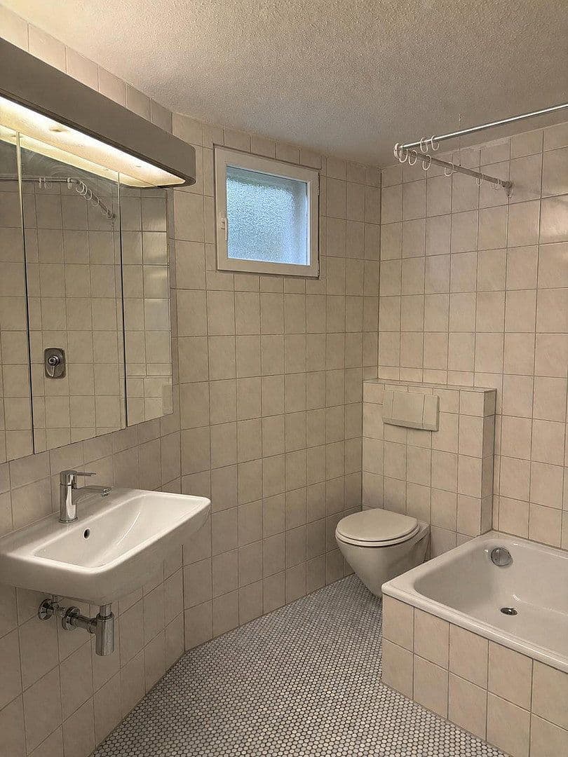 Pronájem bytu 1+kk 38 m², Stuttgart, Bádensko-Württembersko Pronájem bytu 1+kk 38 m², Stuttgart, Bádensko-Württembersko