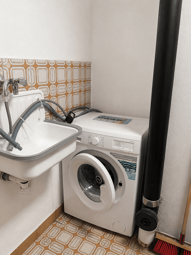 Pronájem bytu 1+kk 38 m², Stuttgart, Bádensko-Württembersko Pronájem bytu 1+kk 38 m², Stuttgart, Bádensko-Württembersko