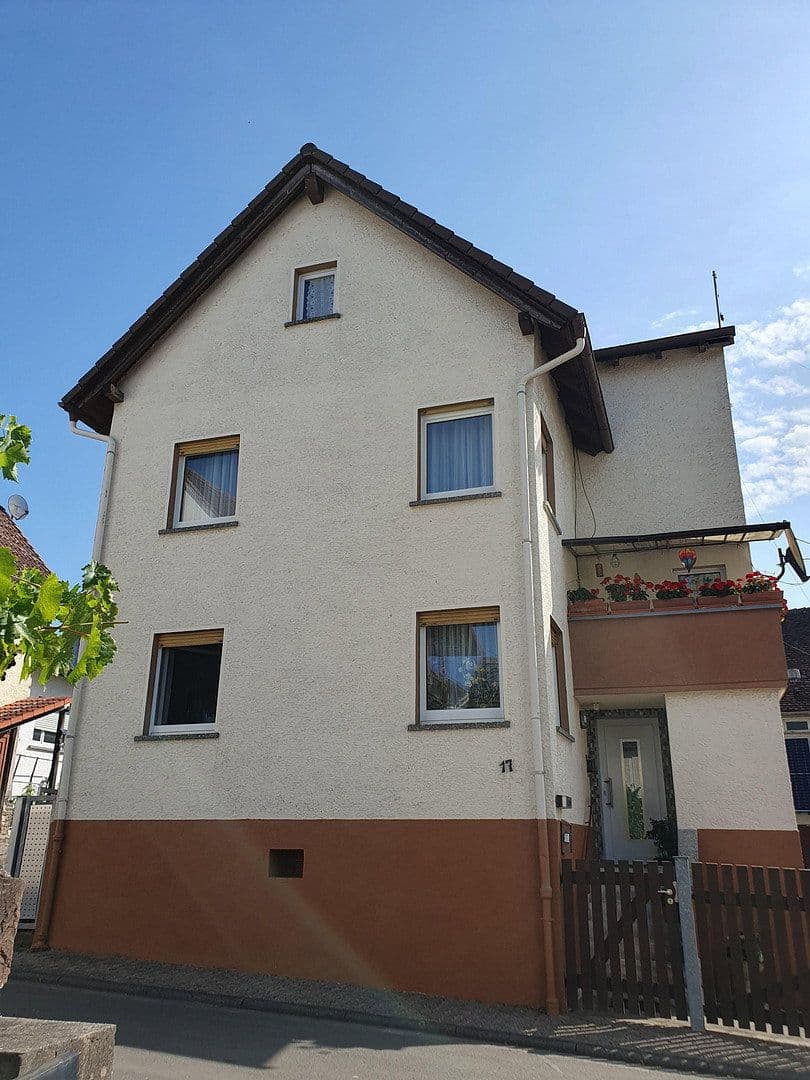 Prodej domu 120 m², pozemek 793 m², Buseck, Hessen Prodej domu 120 m², pozemek 793 m², Buseck, Hessen
