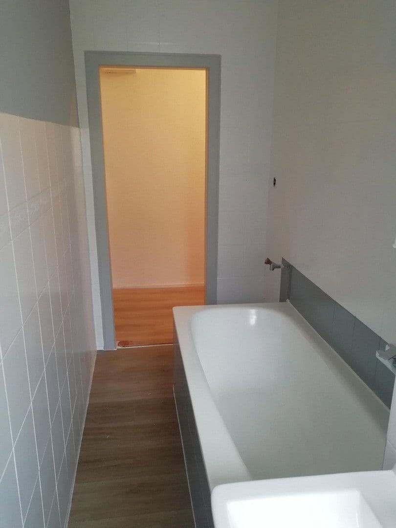 Pronájem bytu 3+1 60 m², Stöntzscherstraße 20, Pegau, Sasko Pronájem bytu 3+1 60 m², Stöntzscherstraße 20, Pegau, Sasko