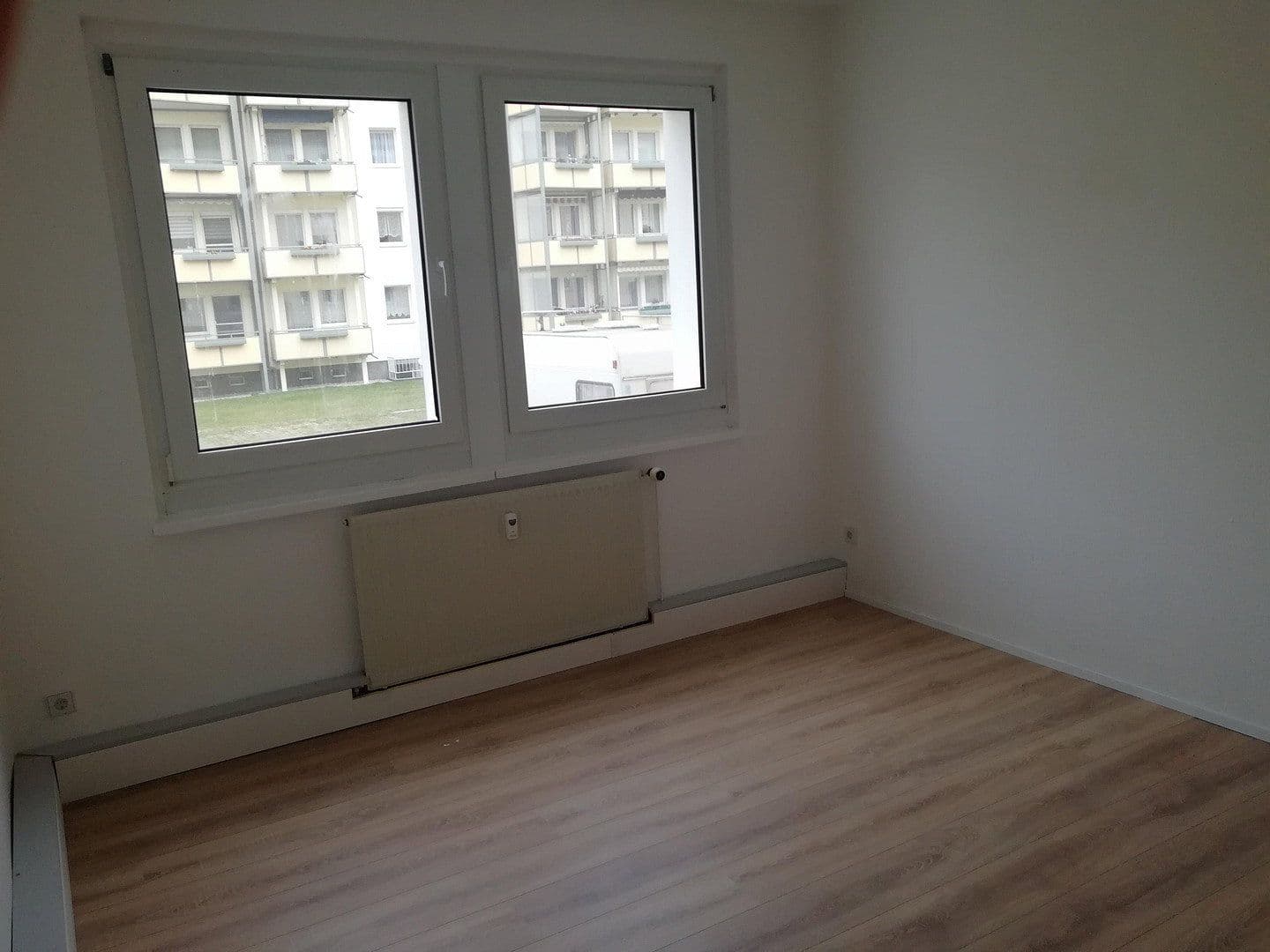Pronájem bytu 3+1 60 m², Stöntzscherstraße 20, Pegau, Sasko Pronájem bytu 3+1 60 m², Stöntzscherstraße 20, Pegau, Sasko