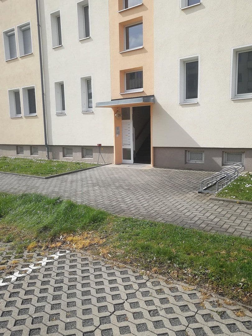 Pronájem bytu 3+1 60 m², Stöntzscherstraße 20, Pegau, Sasko Pronájem bytu 3+1 60 m², Stöntzscherstraße 20, Pegau, Sasko