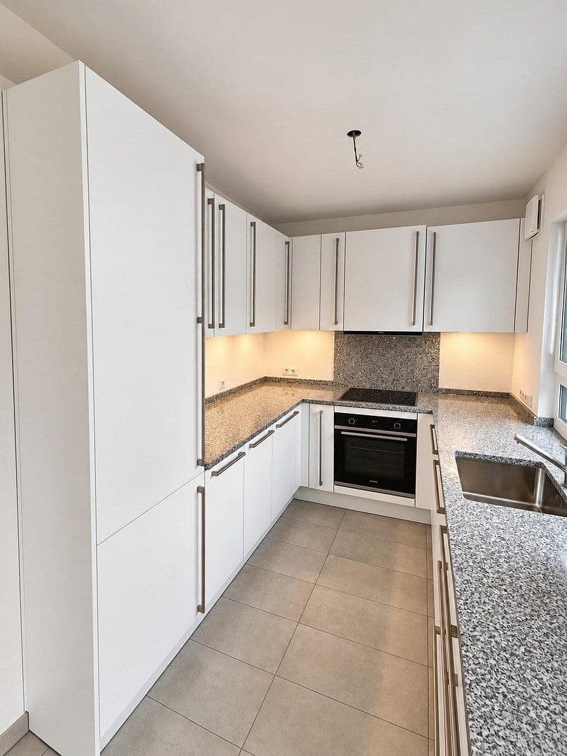 Pronájem domu 131 m², pozemek 200 m², Am Wiesrain 16 A, München, Bavorsko Pronájem domu 131 m², pozemek 200 m², Am Wiesrain 16 A, München, Bavorsko