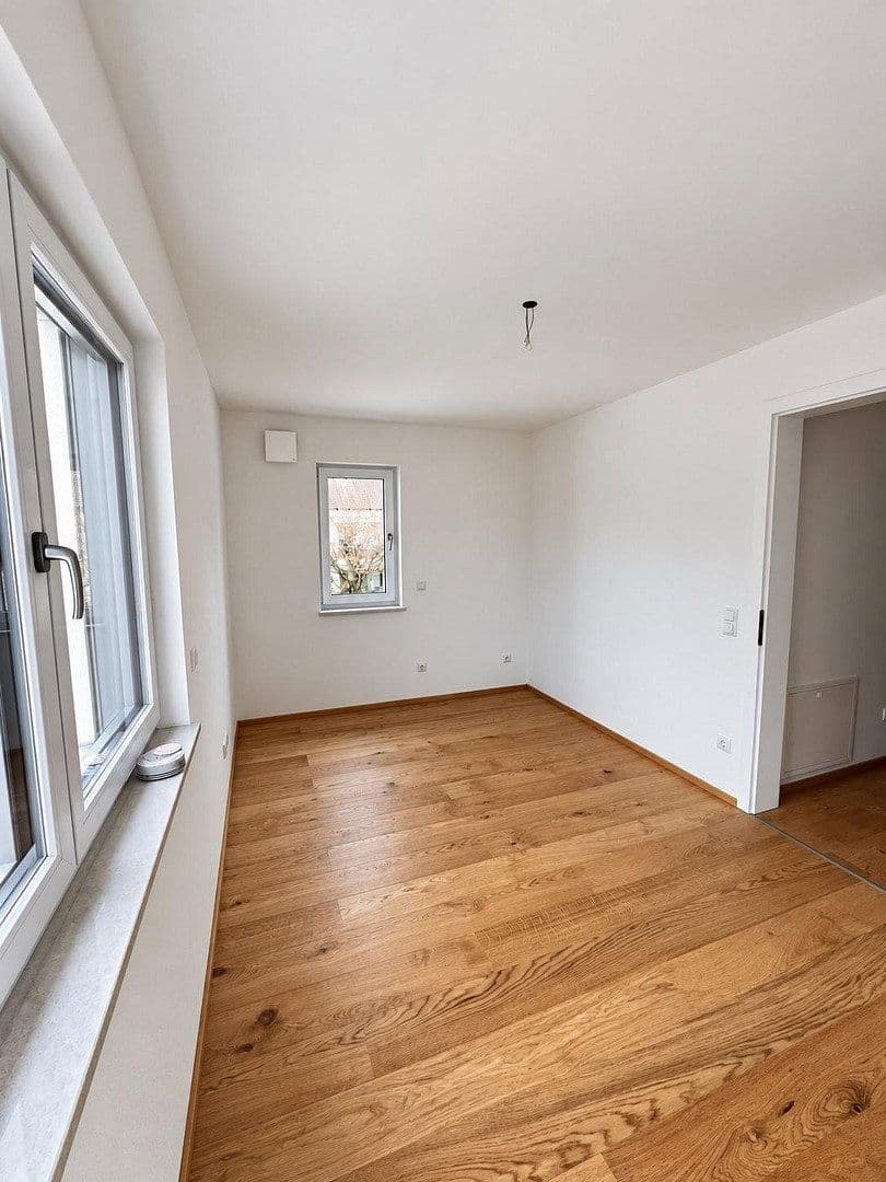 Pronájem domu 131 m², pozemek 200 m², Am Wiesrain 16 A, München, Bavorsko Pronájem domu 131 m², pozemek 200 m², Am Wiesrain 16 A, München, Bavorsko