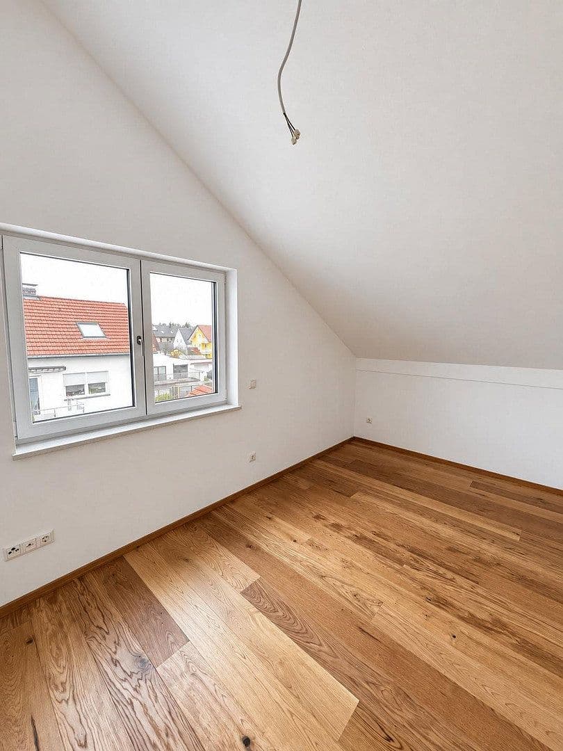 Pronájem domu 131 m², pozemek 200 m², Am Wiesrain 16 A, München, Bavorsko Pronájem domu 131 m², pozemek 200 m², Am Wiesrain 16 A, München, Bavorsko