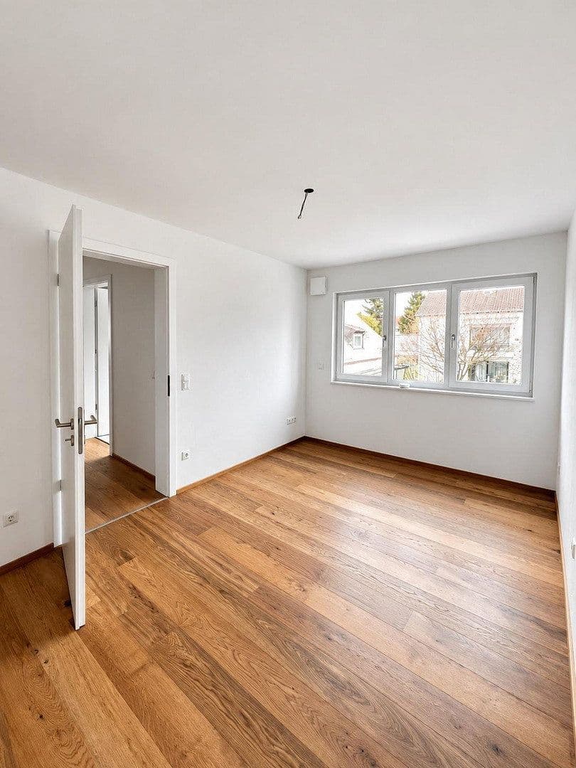 Pronájem domu 131 m², pozemek 200 m², Am Wiesrain 16 A, München, Bavorsko Pronájem domu 131 m², pozemek 200 m², Am Wiesrain 16 A, München, Bavorsko