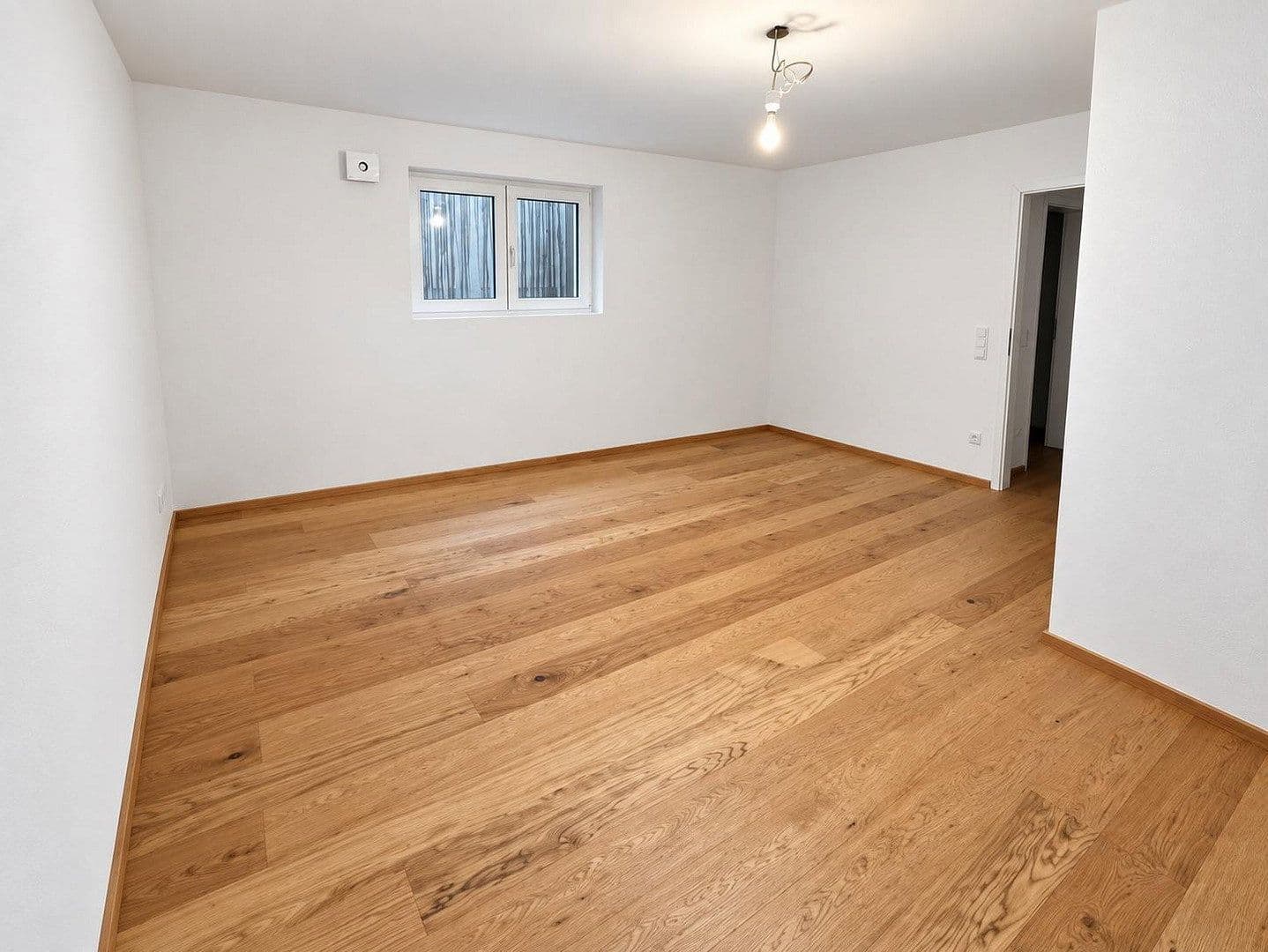 Pronájem domu 131 m², pozemek 200 m², Am Wiesrain 16 A, München, Bavorsko Pronájem domu 131 m², pozemek 200 m², Am Wiesrain 16 A, München, Bavorsko