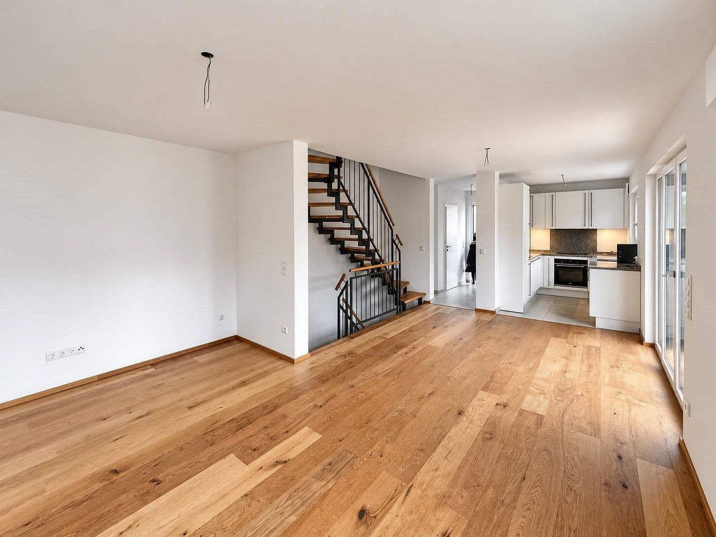 Pronájem domu 131 m², pozemek 200 m², Am Wiesrain 16 A, München, Bavorsko Pronájem domu 131 m², pozemek 200 m², Am Wiesrain 16 A, München, Bavorsko