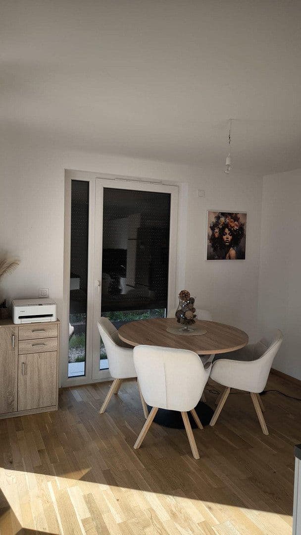 Pronájem bytu 3+1 89 m², Happelstraße 43, Heilbronn, Bádensko-Württembersko Pronájem bytu 3+1 89 m², Happelstraße 43, Heilbronn, Bádensko-Württembersko