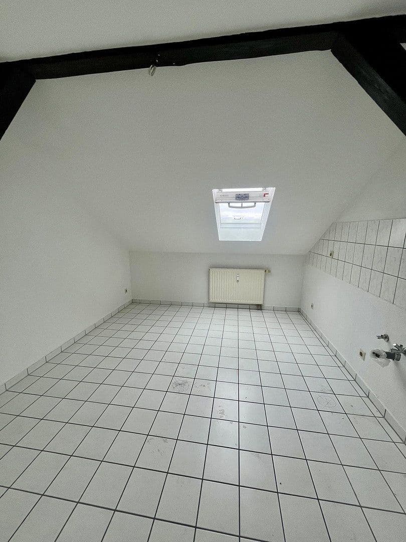 Pronájem bytu 3+1 66 m², Halle Saale, Sasko-Anhaltsko Pronájem bytu 3+1 66 m², Halle Saale, Sasko-Anhaltsko