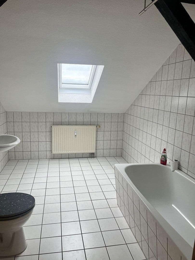Pronájem bytu 3+1 66 m², Halle Saale, Sasko-Anhaltsko Pronájem bytu 3+1 66 m², Halle Saale, Sasko-Anhaltsko