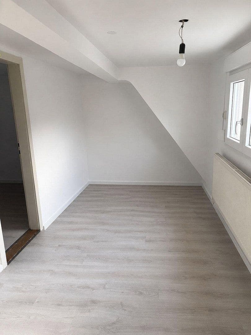 Pronájem domu 120 m², pozemek 700 m², Dettenheim, Bádensko-Württembersko Pronájem domu 120 m², pozemek 700 m², Dettenheim, Bádensko-Württembersko