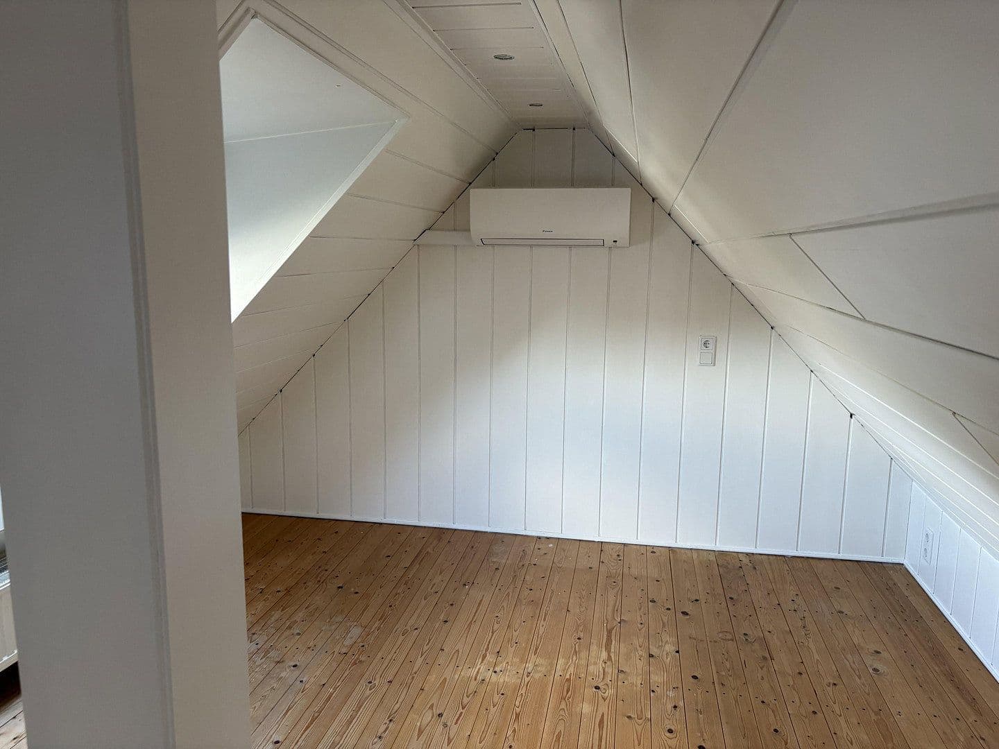 Pronájem bytu 3+1 79 m², Essen, Severní Porýní-Vestfálsko Pronájem bytu 3+1 79 m², Essen, Severní Porýní-Vestfálsko