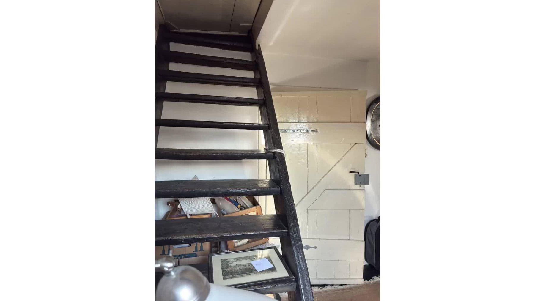 Prodej domu 260 m², pozemek 160 m², Hugenottenstr. 94, Friedrichsdorf, Hessen Prodej domu 260 m², pozemek 160 m², Hugenottenstr. 94, Friedrichsdorf, Hessen