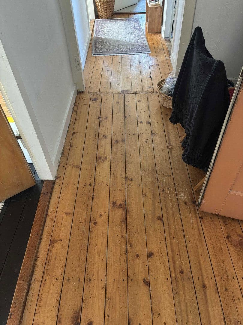 Prodej domu 260 m², pozemek 160 m², Hugenottenstr. 94, Friedrichsdorf, Hessen Prodej domu 260 m², pozemek 160 m², Hugenottenstr. 94, Friedrichsdorf, Hessen
