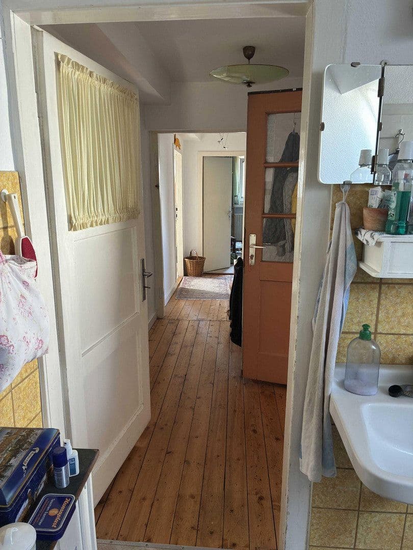 Prodej domu 260 m², pozemek 160 m², Hugenottenstr. 94, Friedrichsdorf, Hessen Prodej domu 260 m², pozemek 160 m², Hugenottenstr. 94, Friedrichsdorf, Hessen
