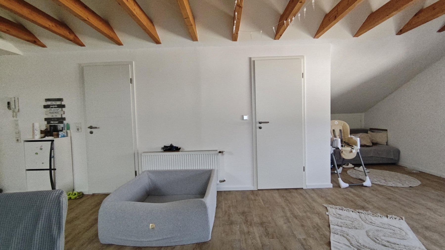 Pronájem bytu 3+1 116 m², Bischofsheim, Hessen Pronájem bytu 3+1 116 m², Bischofsheim, Hessen