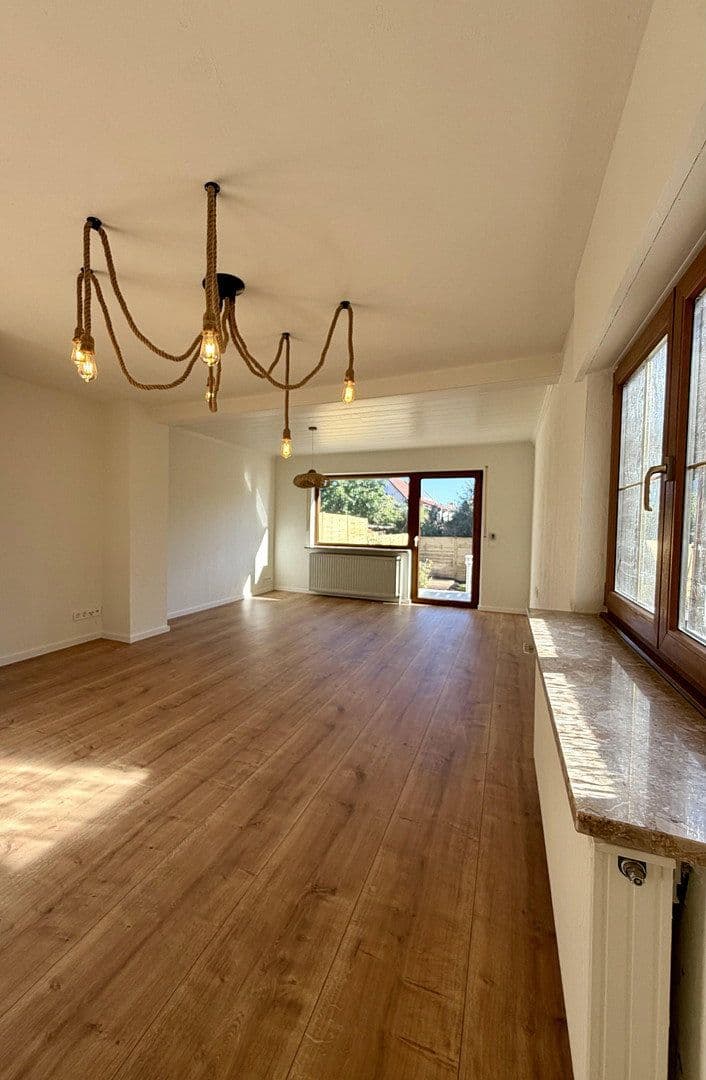 Prodej domu 100 m², pozemek 477 m², Zirndorf, Bavorsko Prodej domu 100 m², pozemek 477 m², Zirndorf, Bavorsko