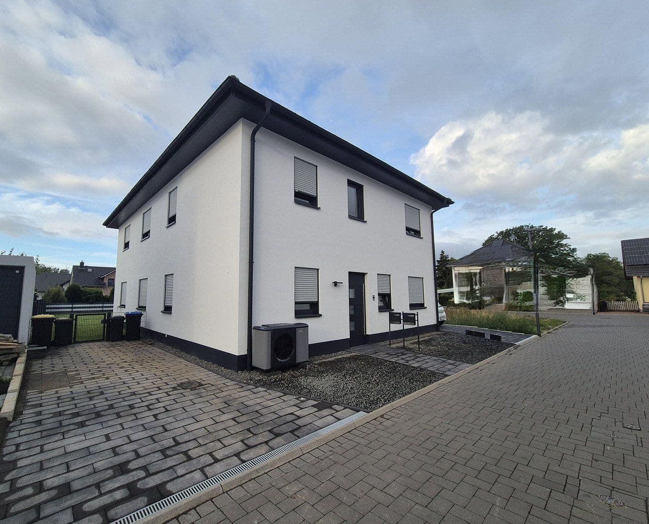 Prodej domu 223 m², pozemek 584 m², Euskirchen, Severní Porýní-Vestfálsko Prodej domu 223 m², pozemek 584 m², Euskirchen, Severní Porýní-Vestfálsko