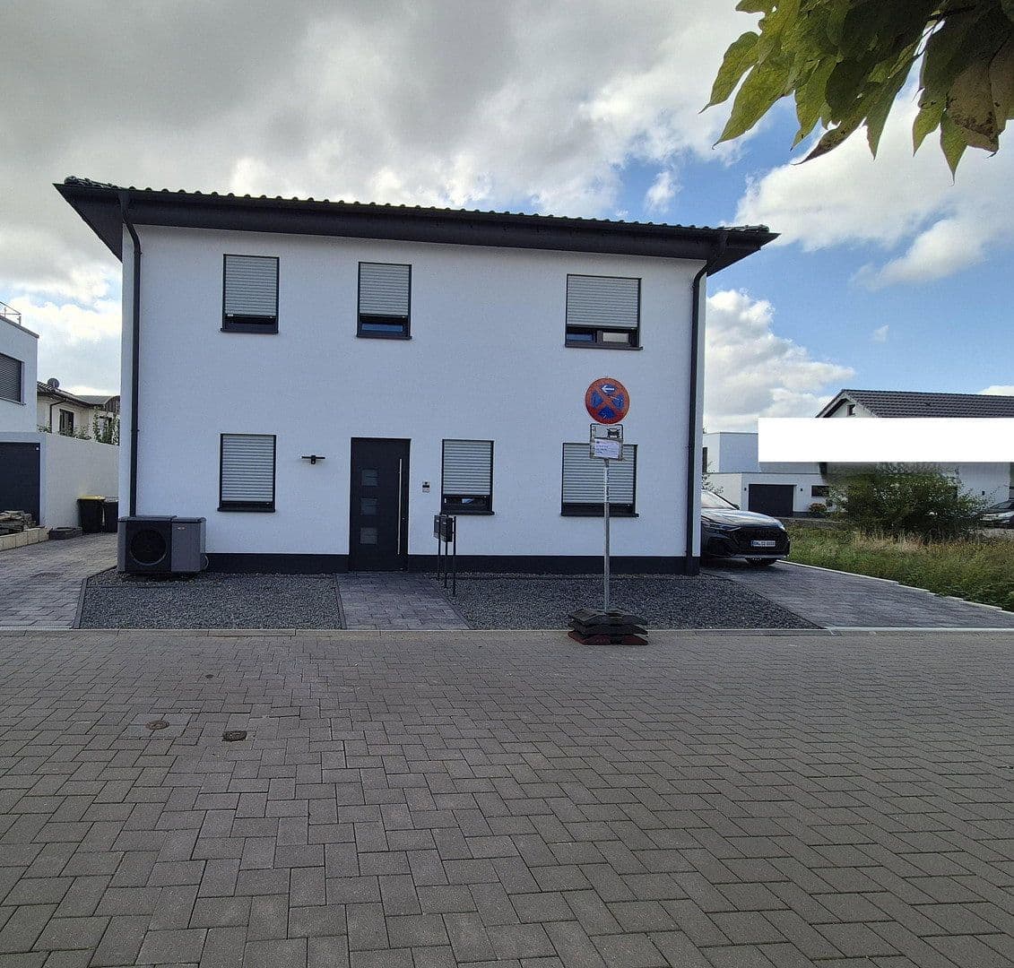 Prodej domu 223 m², pozemek 584 m², Euskirchen, Severní Porýní-Vestfálsko Prodej domu 223 m², pozemek 584 m², Euskirchen, Severní Porýní-Vestfálsko