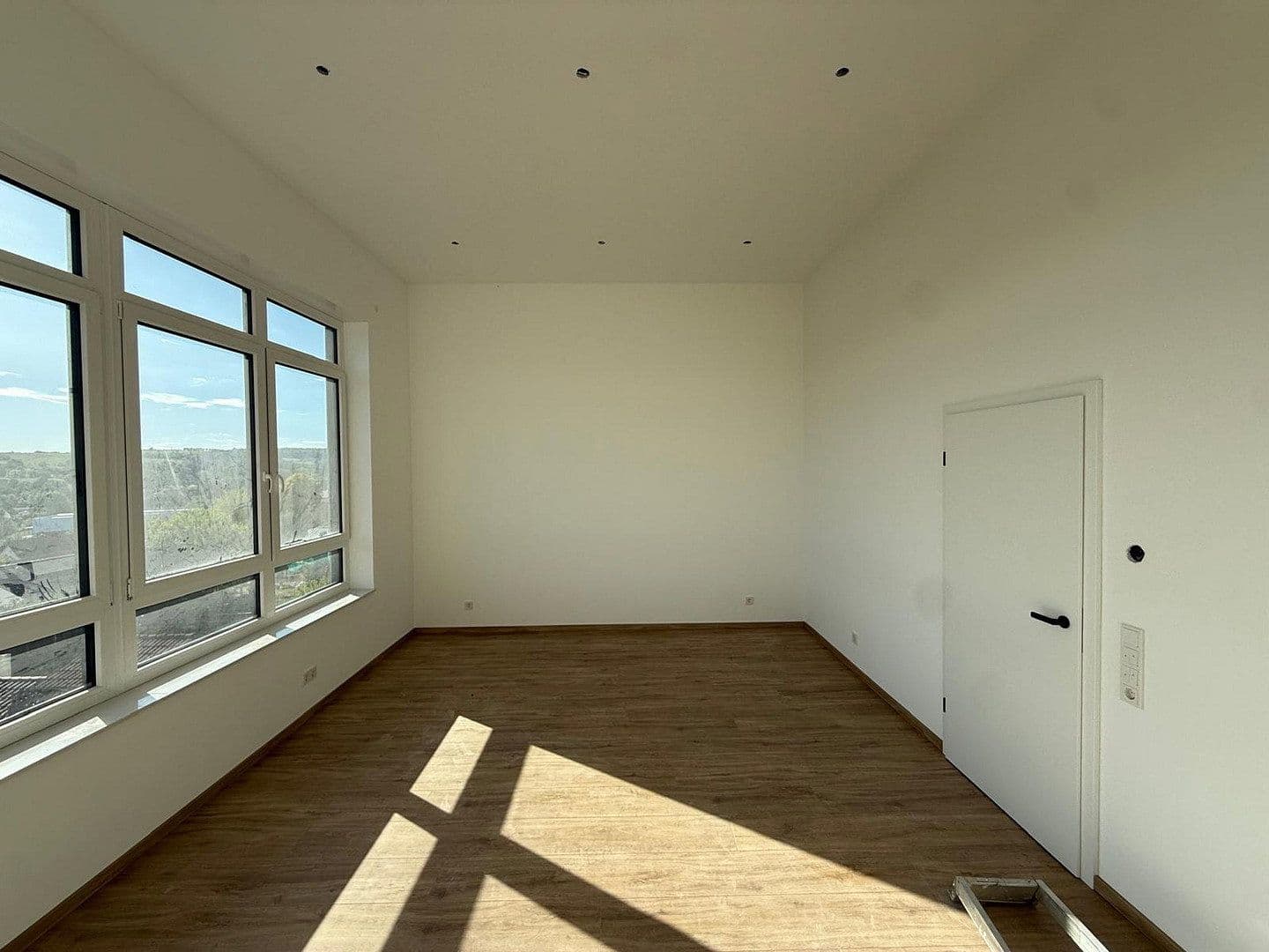 Prodej domu 200 m², pozemek 690 m², Im Tannengarten 9, Hornbach, Porýní-Falc Prodej domu 200 m², pozemek 690 m², Im Tannengarten 9, Hornbach, Porýní-Falc