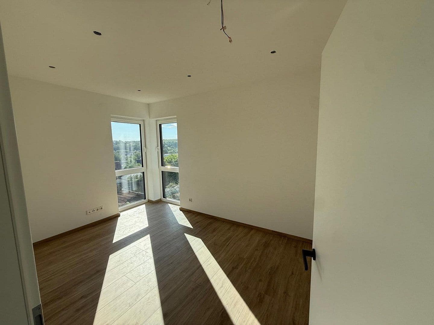 Prodej domu 200 m², pozemek 690 m², Im Tannengarten 9, Hornbach, Porýní-Falc Prodej domu 200 m², pozemek 690 m², Im Tannengarten 9, Hornbach, Porýní-Falc