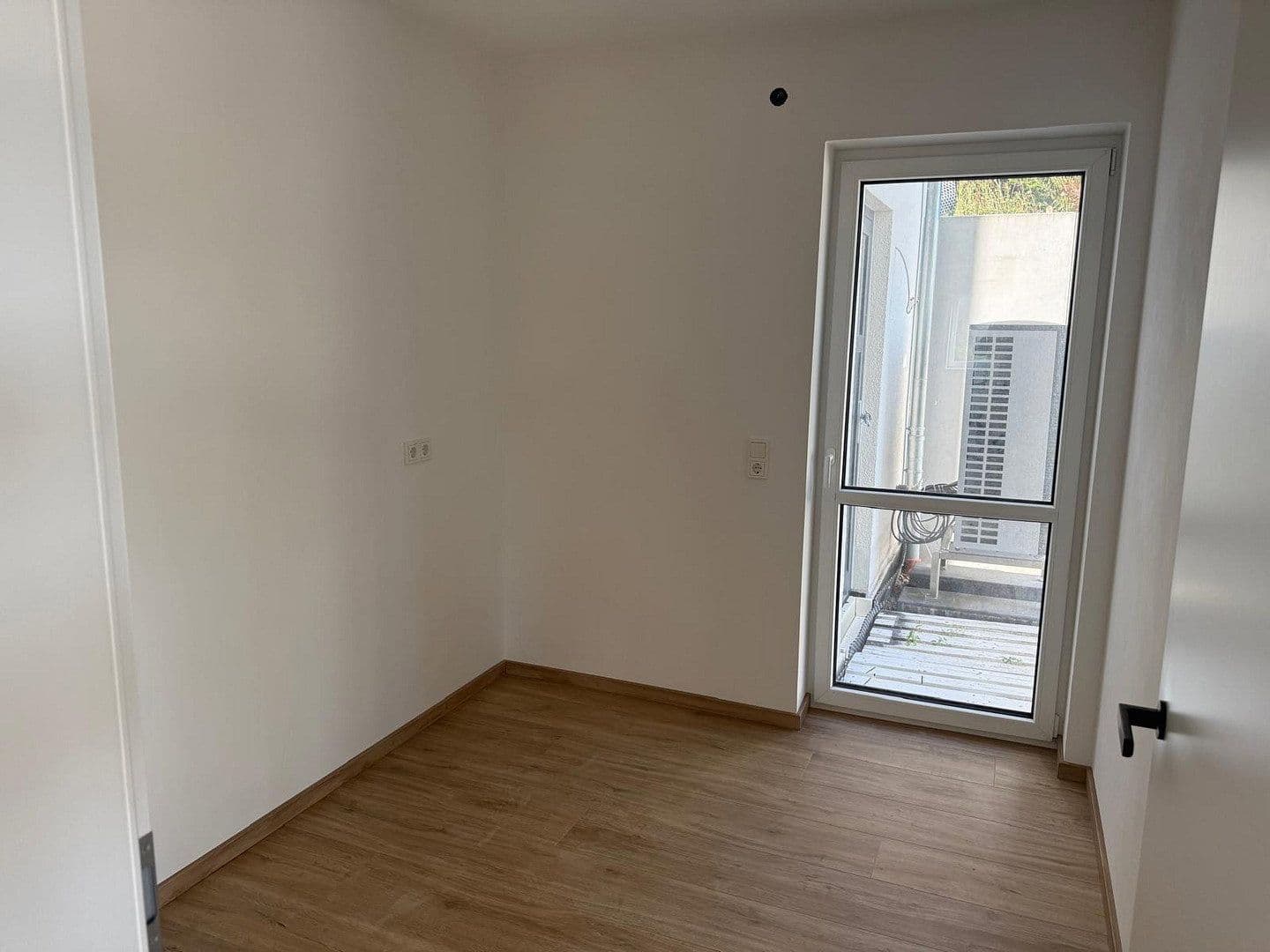 Prodej domu 200 m², pozemek 690 m², Im Tannengarten 9, Hornbach, Porýní-Falc Prodej domu 200 m², pozemek 690 m², Im Tannengarten 9, Hornbach, Porýní-Falc
