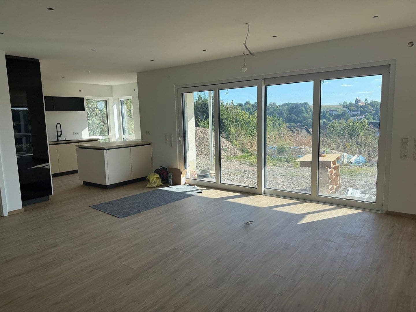 Prodej domu 200 m², pozemek 690 m², Im Tannengarten 9, Hornbach, Porýní-Falc Prodej domu 200 m², pozemek 690 m², Im Tannengarten 9, Hornbach, Porýní-Falc