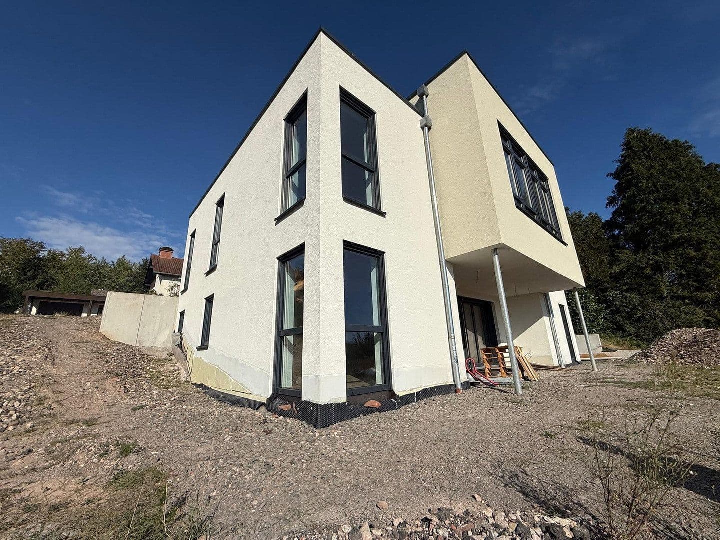 Prodej domu 200 m², pozemek 690 m², Im Tannengarten 9, Hornbach, Porýní-Falc Prodej domu 200 m², pozemek 690 m², Im Tannengarten 9, Hornbach, Porýní-Falc