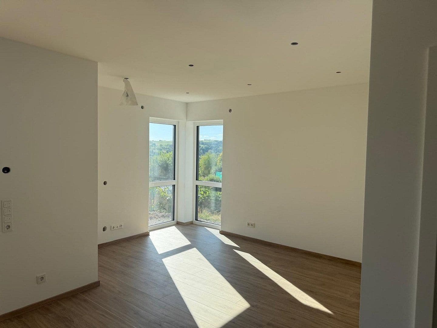 Prodej domu 200 m², pozemek 690 m², Im Tannengarten 9, Hornbach, Porýní-Falc Prodej domu 200 m², pozemek 690 m², Im Tannengarten 9, Hornbach, Porýní-Falc