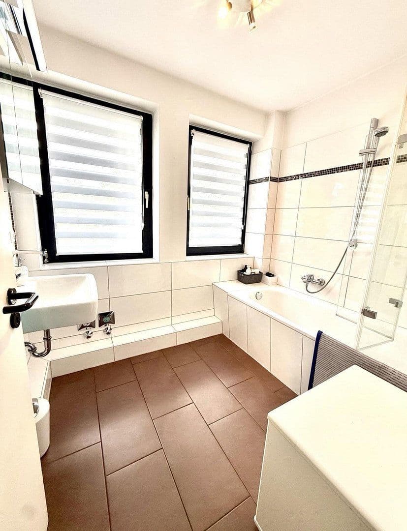 Prodej domu 430 m², pozemek 1.100 m², Güster, Šlesvicko-Holštýnsko Prodej domu 430 m², pozemek 1.100 m², Güster, Šlesvicko-Holštýnsko