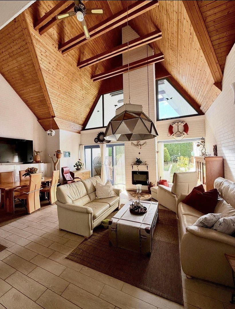 Prodej domu 430 m², pozemek 1.100 m², Güster, Šlesvicko-Holštýnsko Prodej domu 430 m², pozemek 1.100 m², Güster, Šlesvicko-Holštýnsko