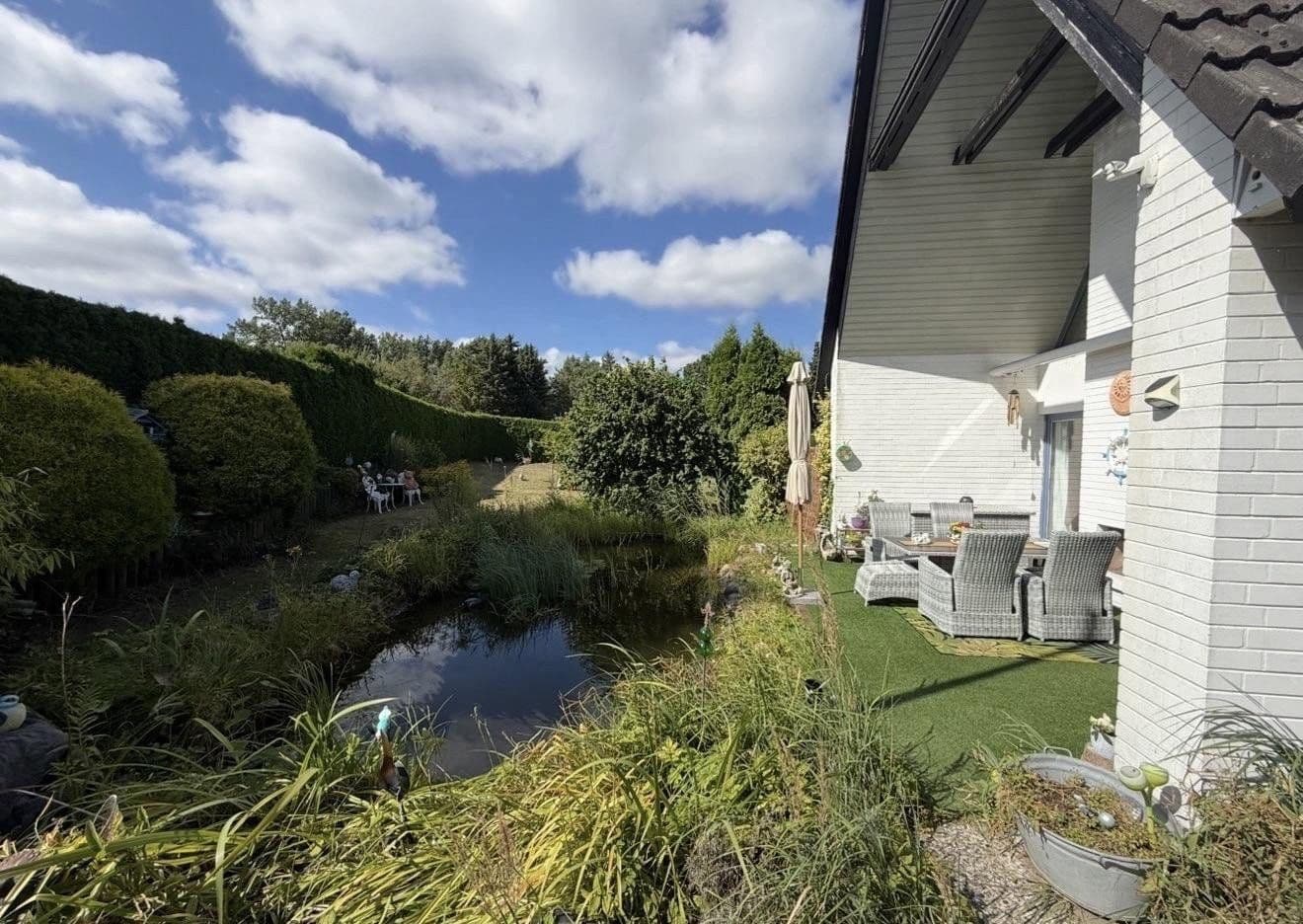 Prodej domu 430 m², pozemek 1.100 m², Güster, Šlesvicko-Holštýnsko Prodej domu 430 m², pozemek 1.100 m², Güster, Šlesvicko-Holštýnsko
