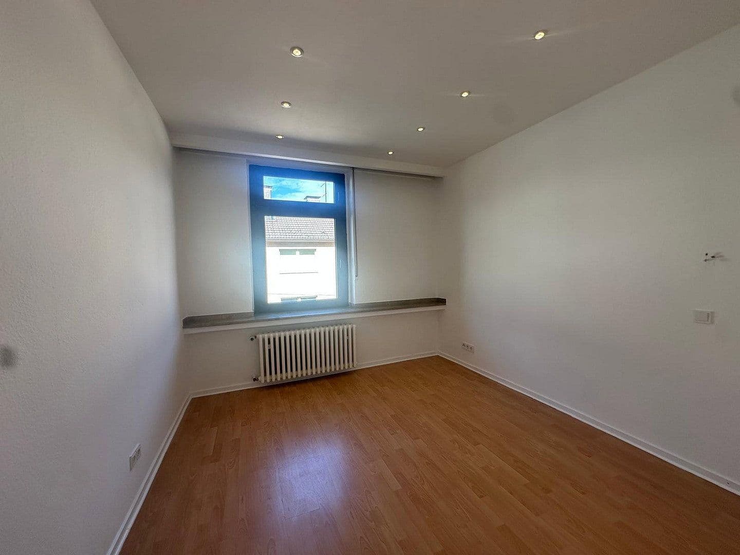 Pronájem bytu 3+1 86 m², Wuppertal, Severní Porýní-Vestfálsko Pronájem bytu 3+1 86 m², Wuppertal, Severní Porýní-Vestfálsko
