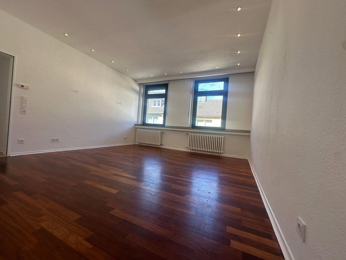 Pronájem bytu 3+1 86 m², Wuppertal, Severní Porýní-Vestfálsko Pronájem bytu 3+1 86 m², Wuppertal, Severní Porýní-Vestfálsko