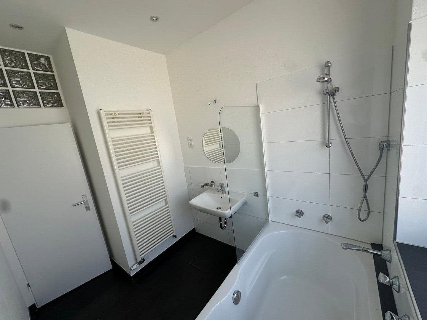 Pronájem bytu 3+1 86 m², Wuppertal, Severní Porýní-Vestfálsko Pronájem bytu 3+1 86 m², Wuppertal, Severní Porýní-Vestfálsko