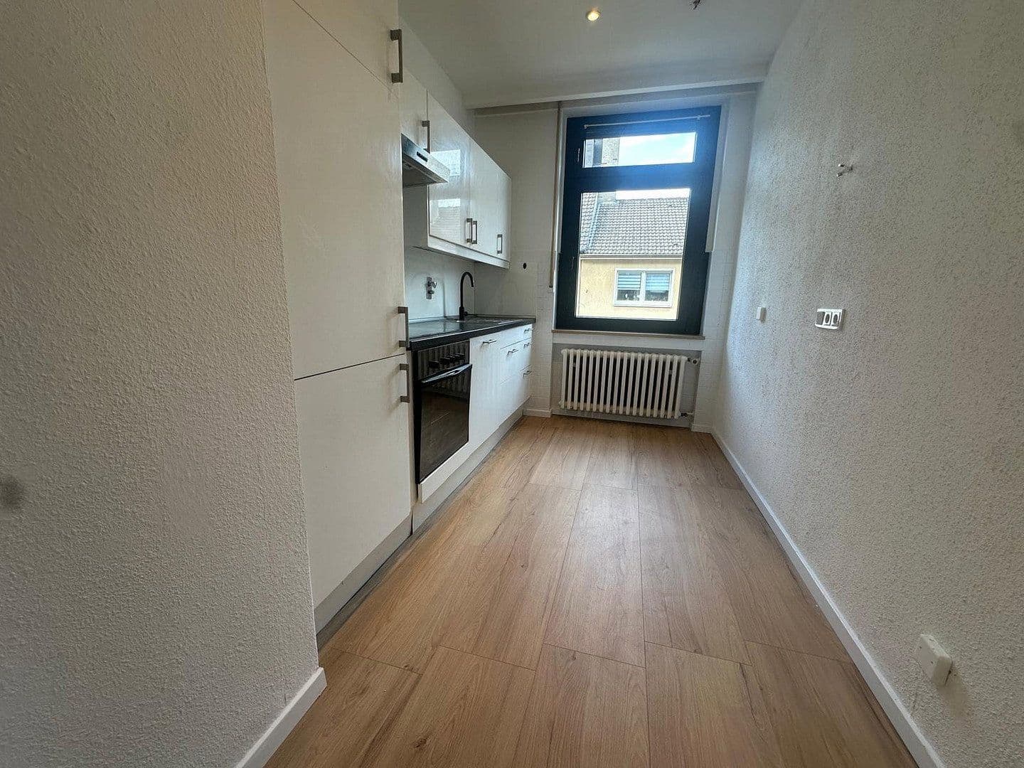 Pronájem bytu 3+1 86 m², Wuppertal, Severní Porýní-Vestfálsko Pronájem bytu 3+1 86 m², Wuppertal, Severní Porýní-Vestfálsko