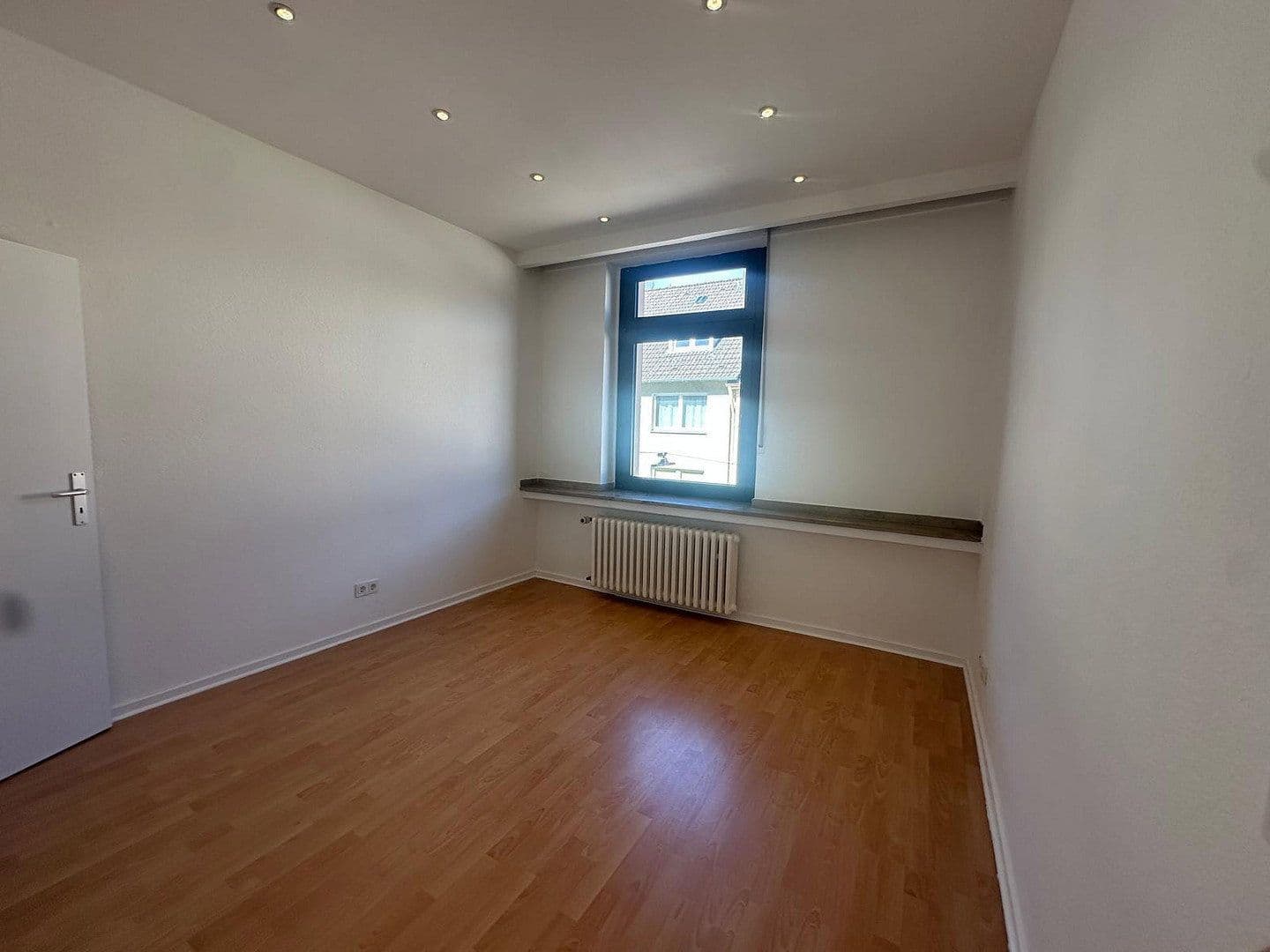 Pronájem bytu 3+1 86 m², Wuppertal, Severní Porýní-Vestfálsko Pronájem bytu 3+1 86 m², Wuppertal, Severní Porýní-Vestfálsko