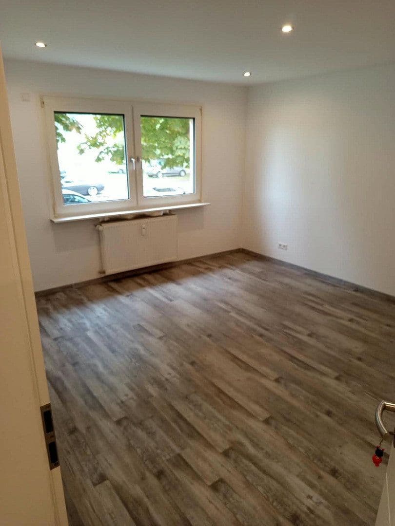 Pronájem bytu 4+1 97 m², Kastanienallee 2, Offenburg, Bádensko-Württembersko Pronájem bytu 4+1 97 m², Kastanienallee 2, Offenburg, Bádensko-Württembersko