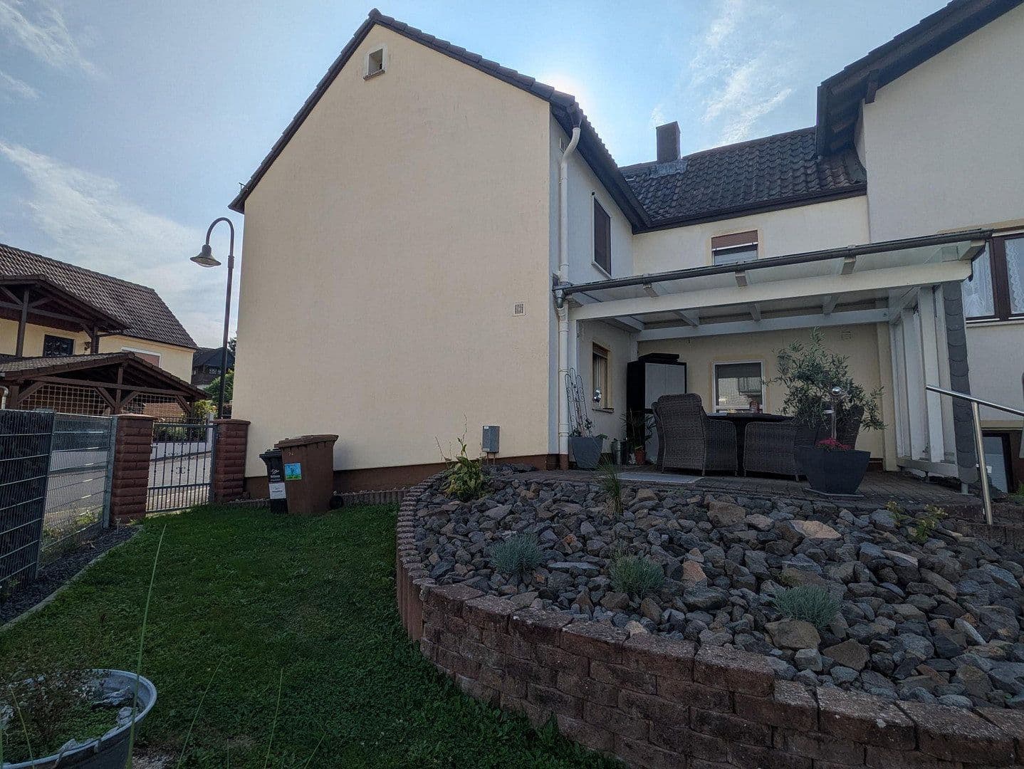 Pronájem domu 130 m², pozemek 300 m², Ranstadt, Hessen Pronájem domu 130 m², pozemek 300 m², Ranstadt, Hessen