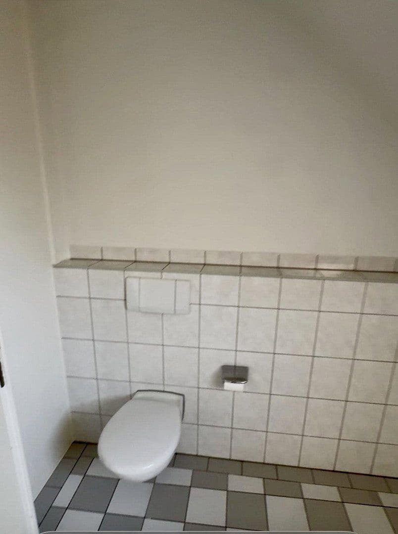 Pronájem bytu 3+1 73 m², Auf`m großen Feld, Düsseldorf, Severní Porýní-Vestfálsko Pronájem bytu 3+1 73 m², Auf`m großen Feld, Düsseldorf, Severní Porýní-Vestfálsko